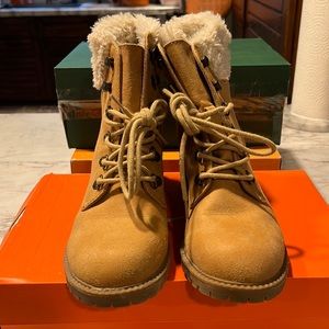 Brown boot heel with tan fur used once size 8 women